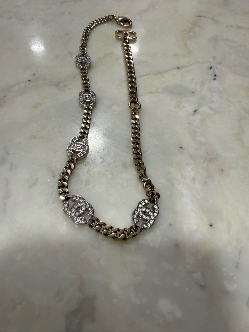 CHANEL Gold-plated Link Necklace with Crystal CC Motifs - Picture 12 of 12